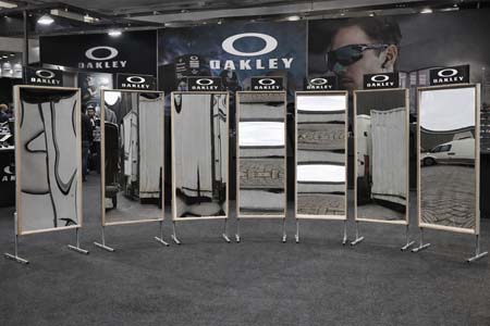 espejos corporativos de circo o feria