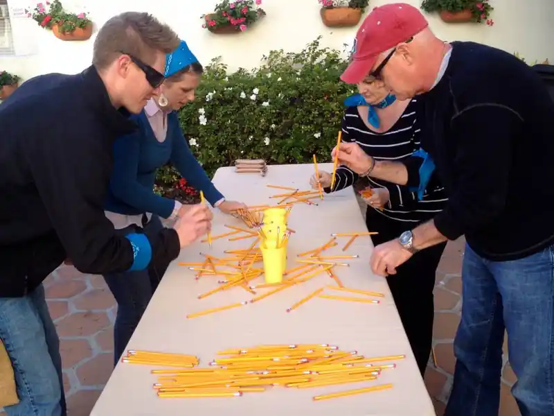 Team-Building Minute to Win It Retos Rápidos