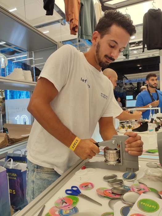 creacion de chapas para eventos