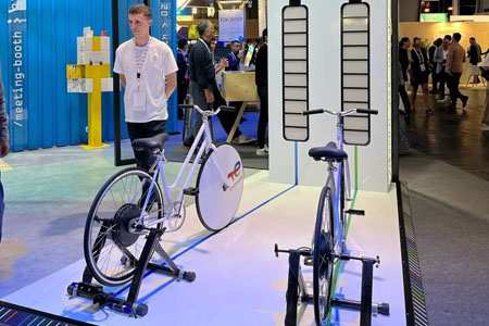 Bicicletas que generan luces led para congresos