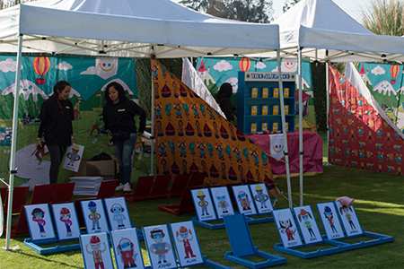 Alquila el Clásico Juego "Quién es Quién" en Versión Gigante y Personalizada