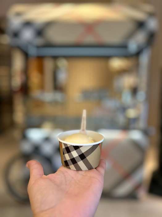 helado artesanal en tarrina personalizada