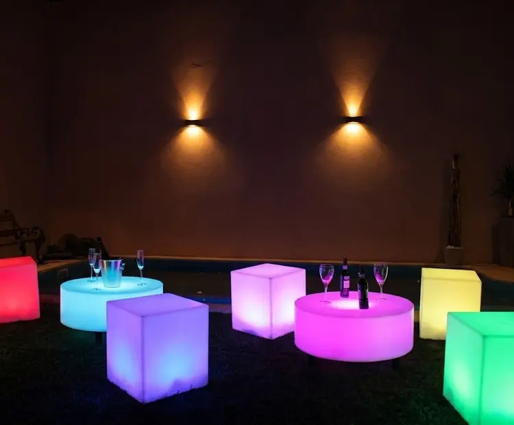 Mobiliario LED: Mesas y Sillas para eventos