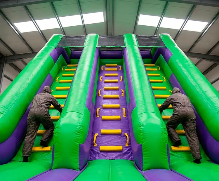 Escalera Infernal Hinchable para eventos