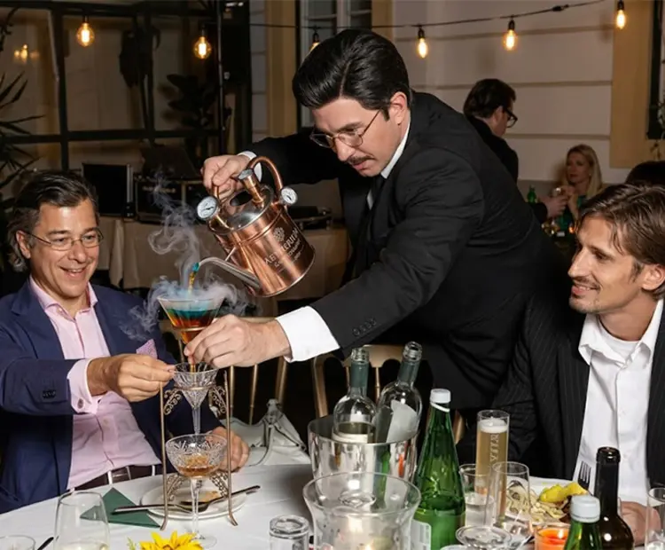 Camarero Infiltrado para Bodas y Eventos