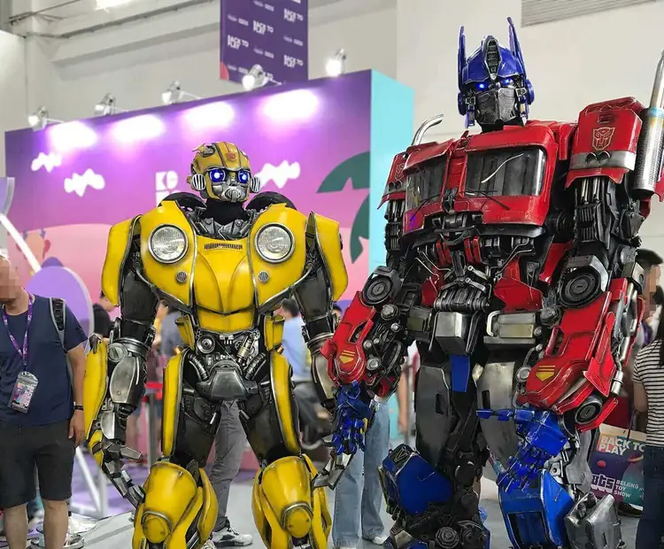Zancudos Transformers: un espectáculo gigante para su evento