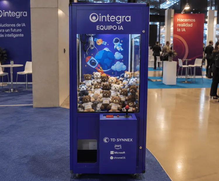Màquina de peluixos amb grua de ganxo per a events d'United Events