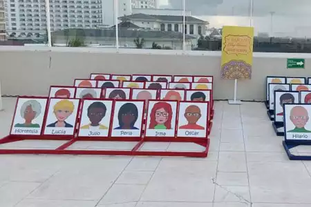 Versión Gigante de "Quién es Quién" Personalizado para Tu Evento