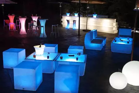 Rentar mesa y sillas LED