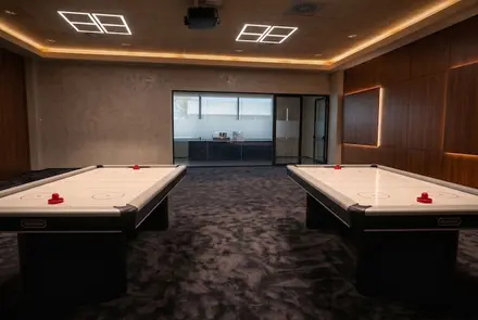 Mesa Air Hockey