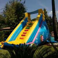 hinchable acuatico de alquiler barcelona