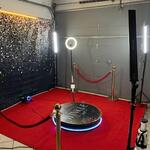 Fotomatón 360 d'United Events en ple ús durant un esdeveniment