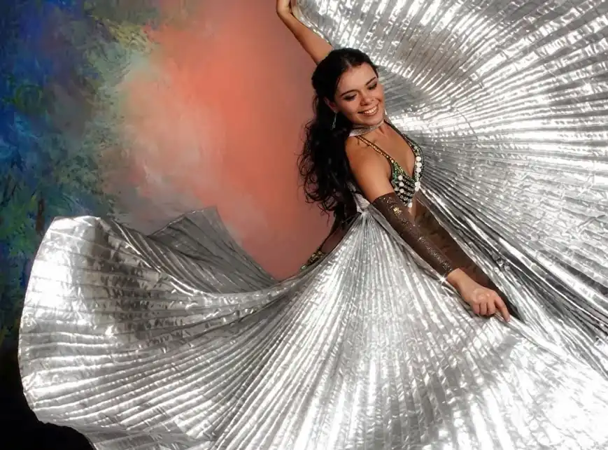 Dansa amb Ales d'Isis en un esdeveniment real