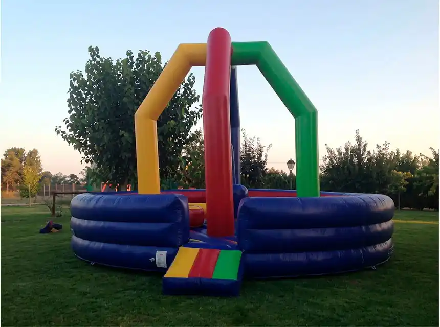 Inflable Demolition en un team building d'empresa a Barcelona