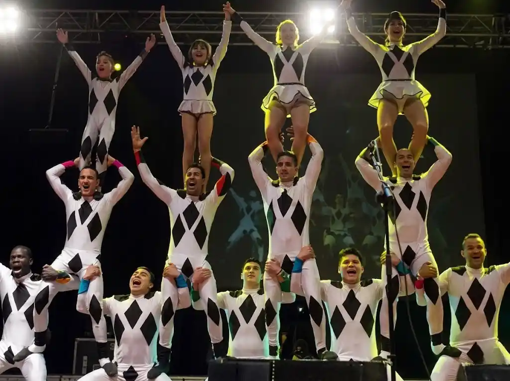 Espectacle de Cheerleaders en un esdeveniment real