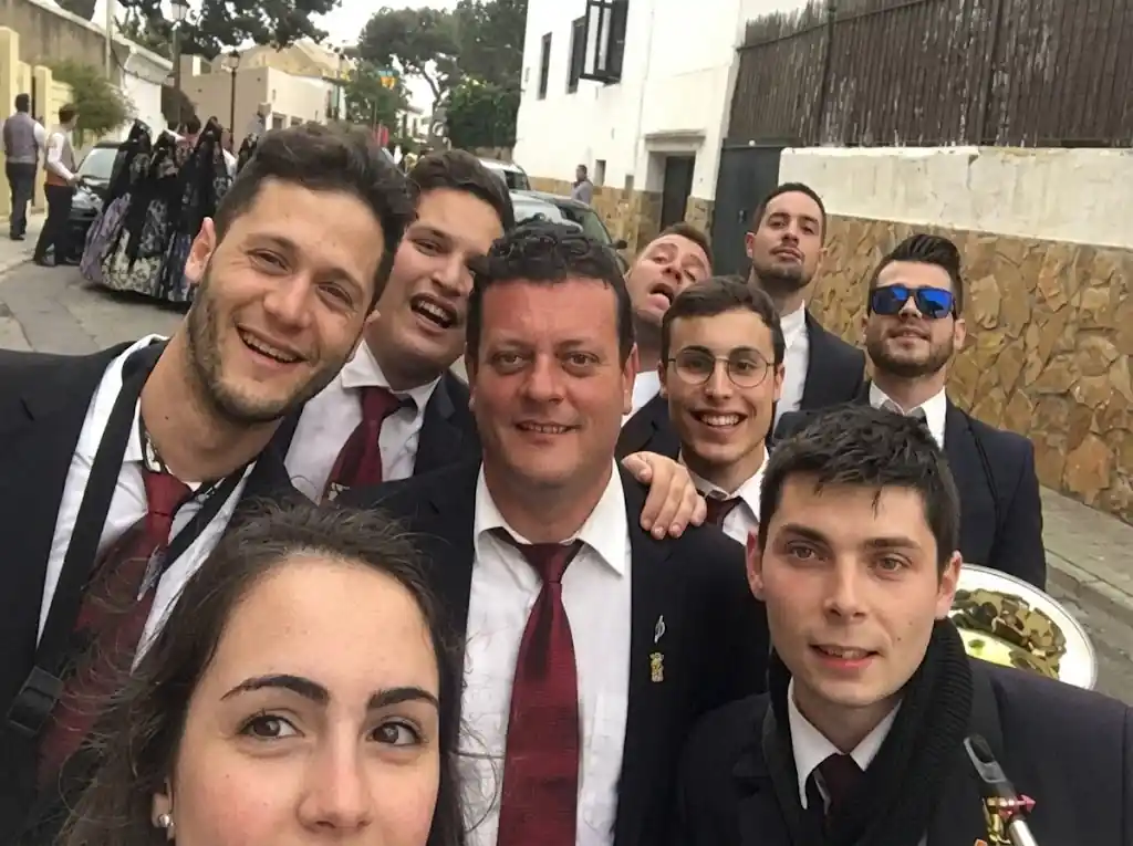 Xaranga animant una festa d'empresa a l'aire lliure