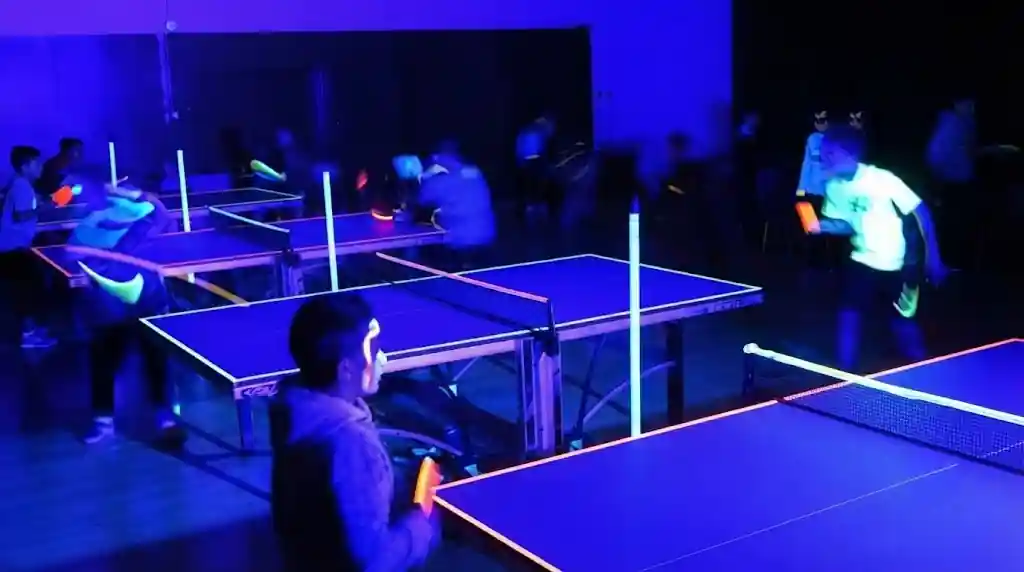 Zona de jocs LED en un casament de nit