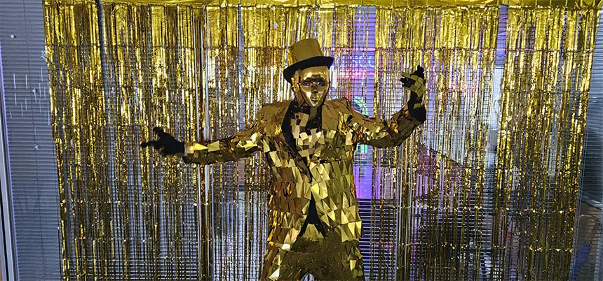 Golden Mirror Man at a real event