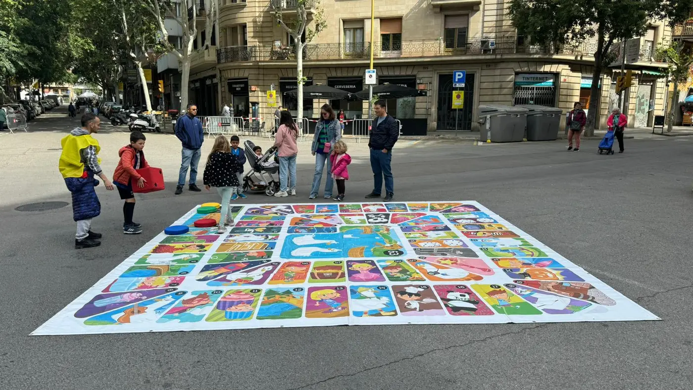 Oca gegant al jardí d'un casament