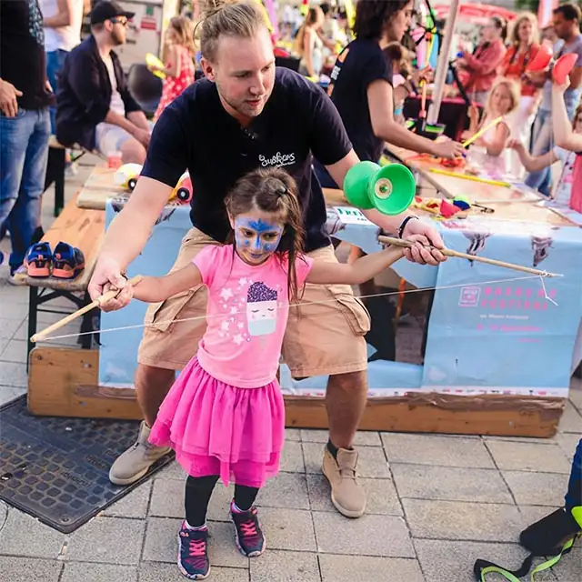Juggling Workshop at a real event