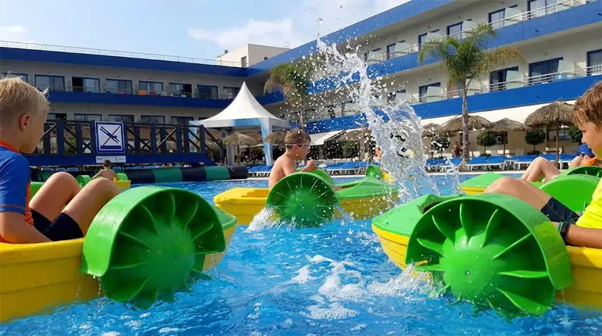 Patinets Aquàtics per a Piscines en un esdeveniment real