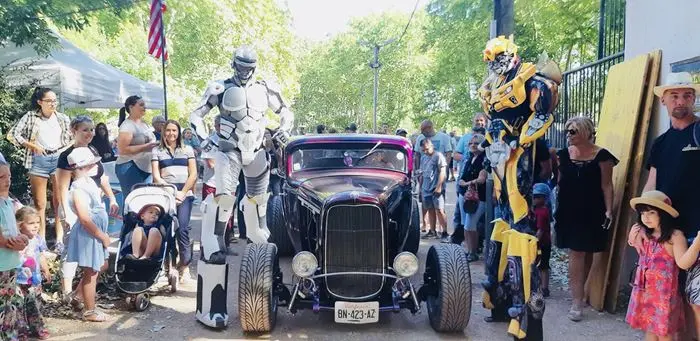 Bumblebee Transformer Stilt Walkers at a real event