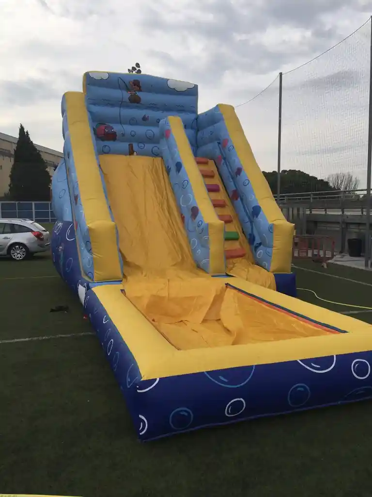 Inflable Aquàtic Tobogan Bombolles en un esdeveniment real
