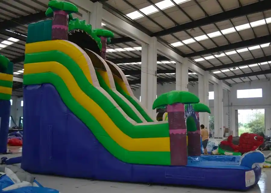 Inflable Aquàtic Tobogan Illa en un esdeveniment real