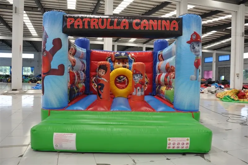 Castell inflable en un casament amb zona infantil a Barcelona