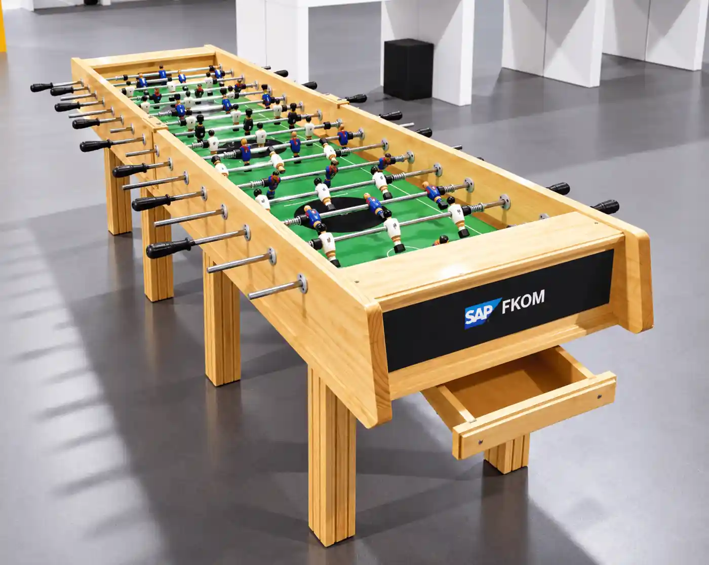 Futbolí gegant de 16 jugadors en un team building a Barcelona