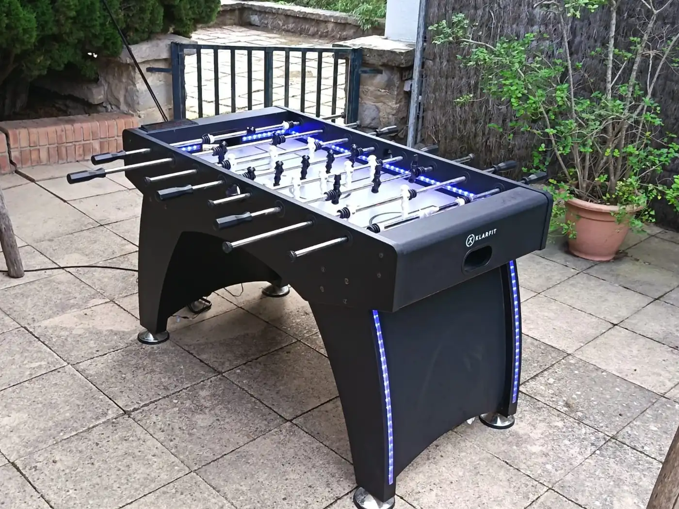 Futbolí LED a la zona de jocs d'un casament