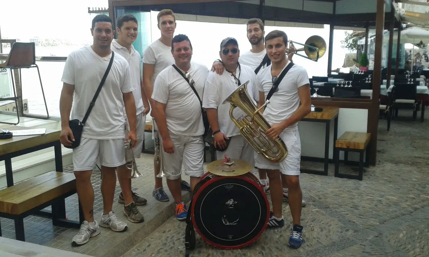 Xaranga acompanyant un comiat de solter a Barcelona