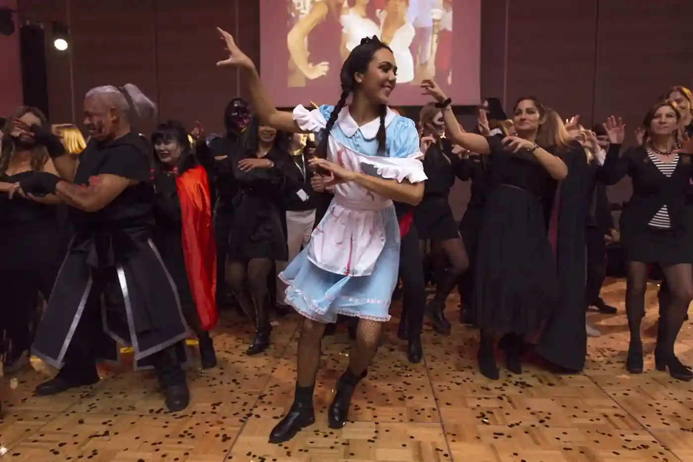 Maquillatge FX de zombi en una festa temàtica de terror