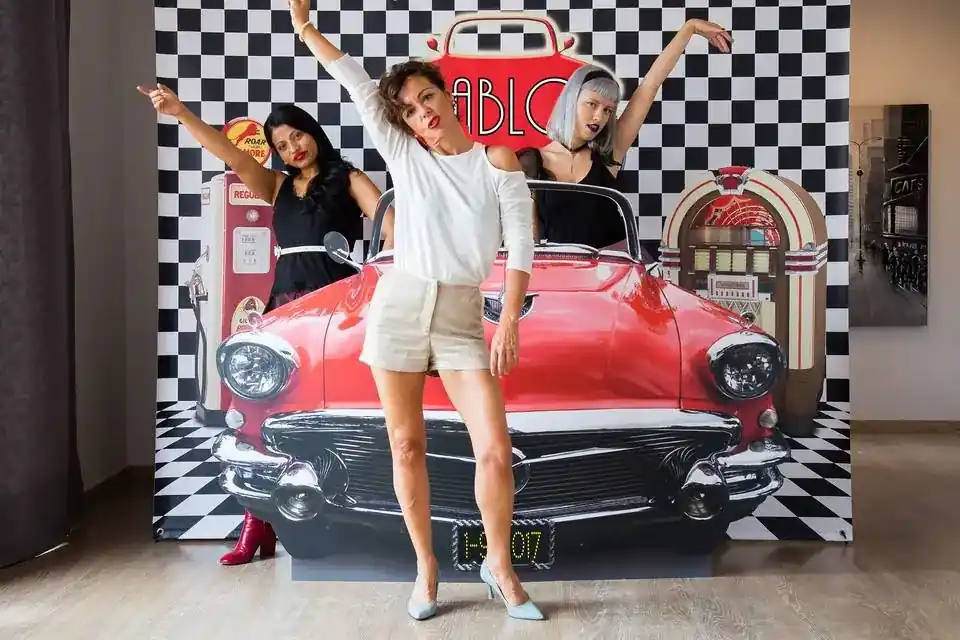 Casetes de fira retro en un family day d'empresa