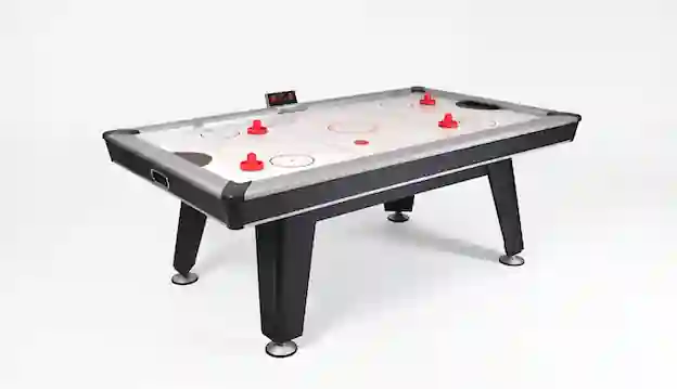 Torneig d'air hockey en un sopar de Nadal corporatiu