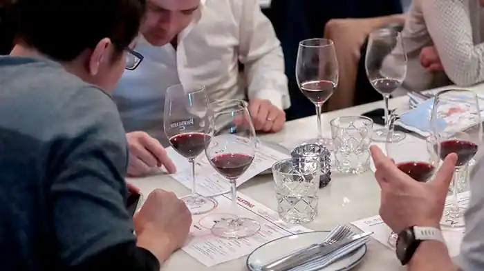 Cata de vinos para empresas en un hotel de Barcelona