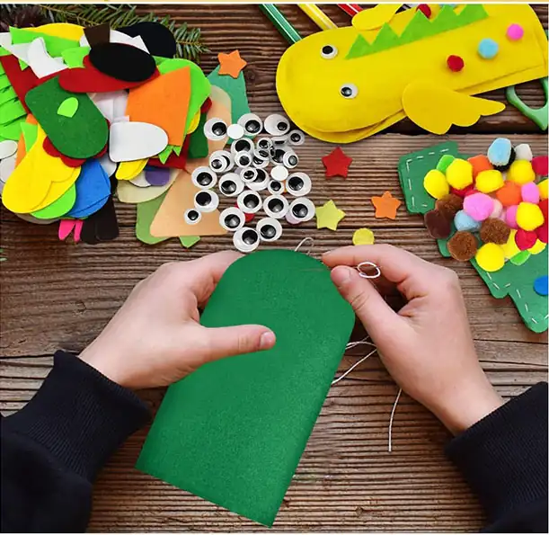 Kids' puppet show after a workshop at a wedding