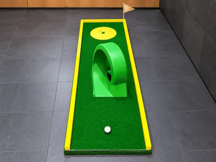 Pista 1 del minigolf per a esdeveniments: Little Golf (200 × 60 cm)
