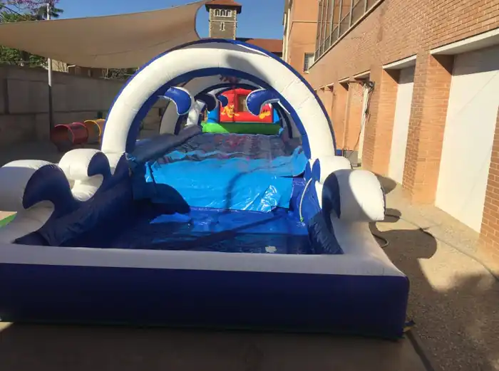 Hinchable Acuático Deslizador Ola de alquiler para eventos 2