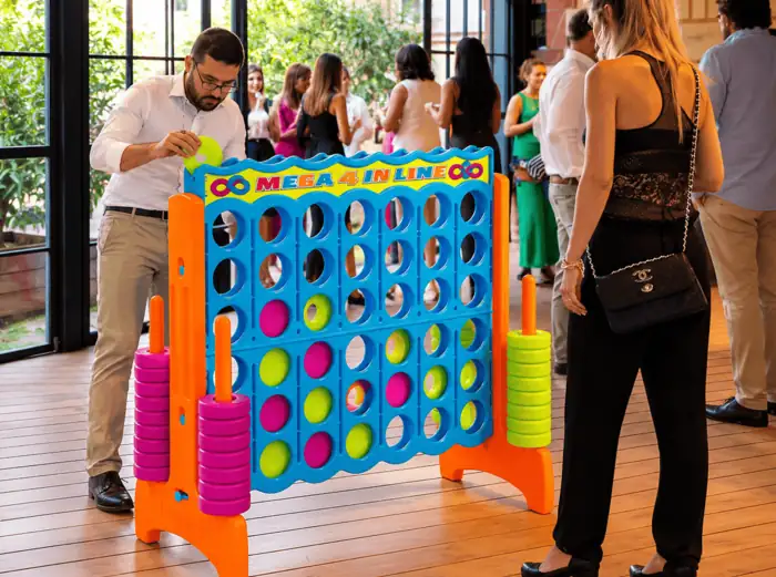 Partida gigante en una fiesta al aire libre